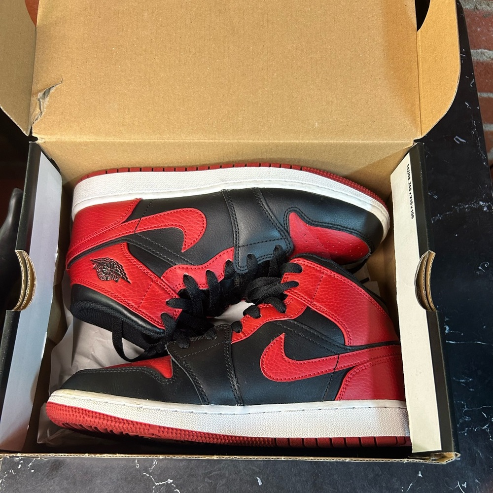 Air Jordan 1 Mid